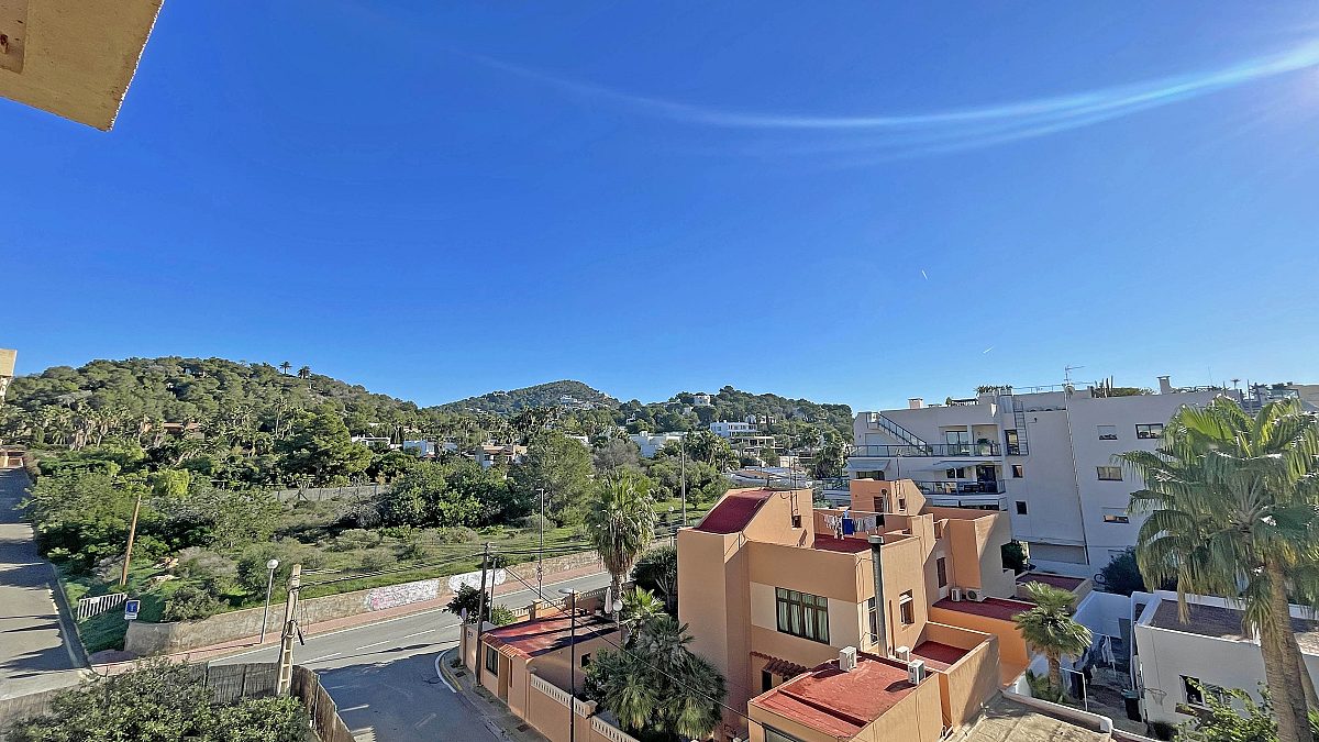 Luminoso y amplio apartamento en ubicación privilegiada en Talamanca - 1