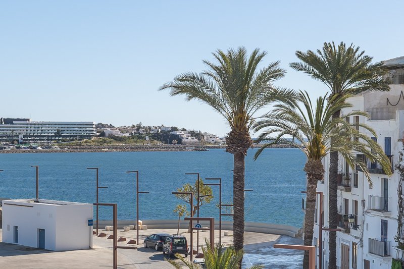 Apartamento amplio con vistas al puerto - 2