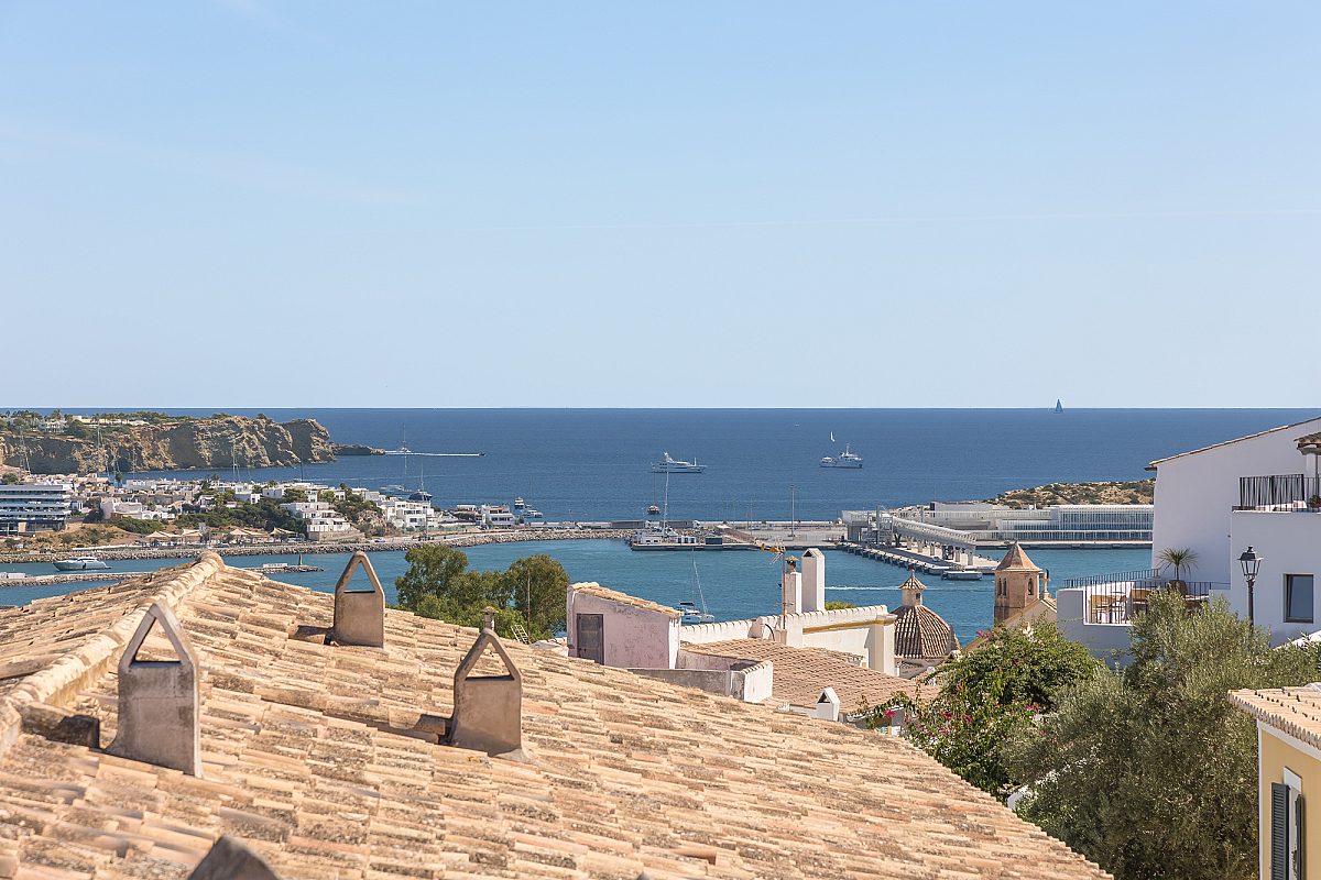 Ático en edificio histórico con vistas impresionantes - 10