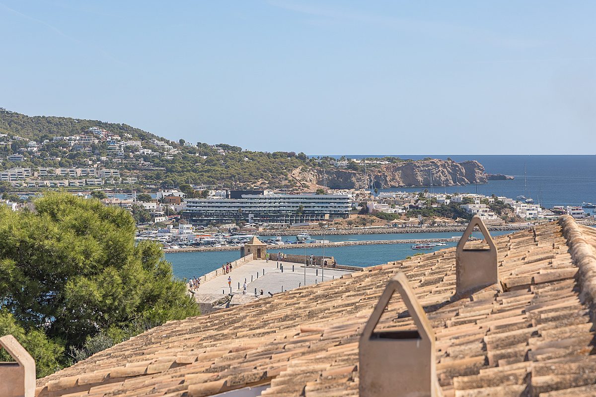 Ático en edificio histórico con vistas impresionantes - 20