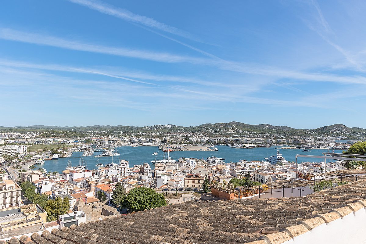 Ático en edificio histórico con vistas impresionantes - 25