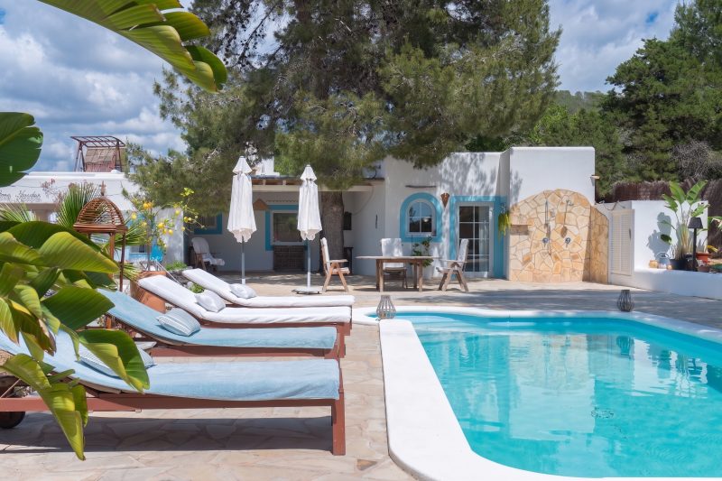 Traditional villa in sought-after location - 1
