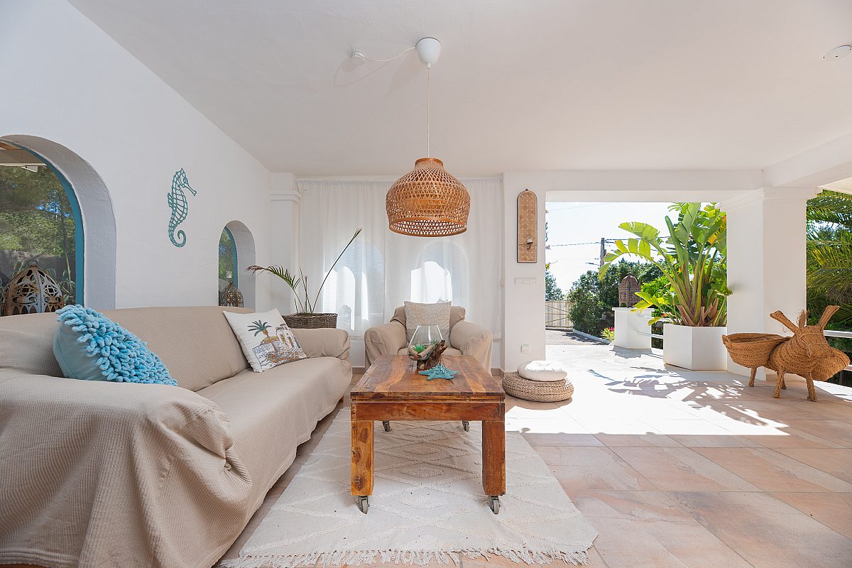 Traditional villa in sought-after location - 13
