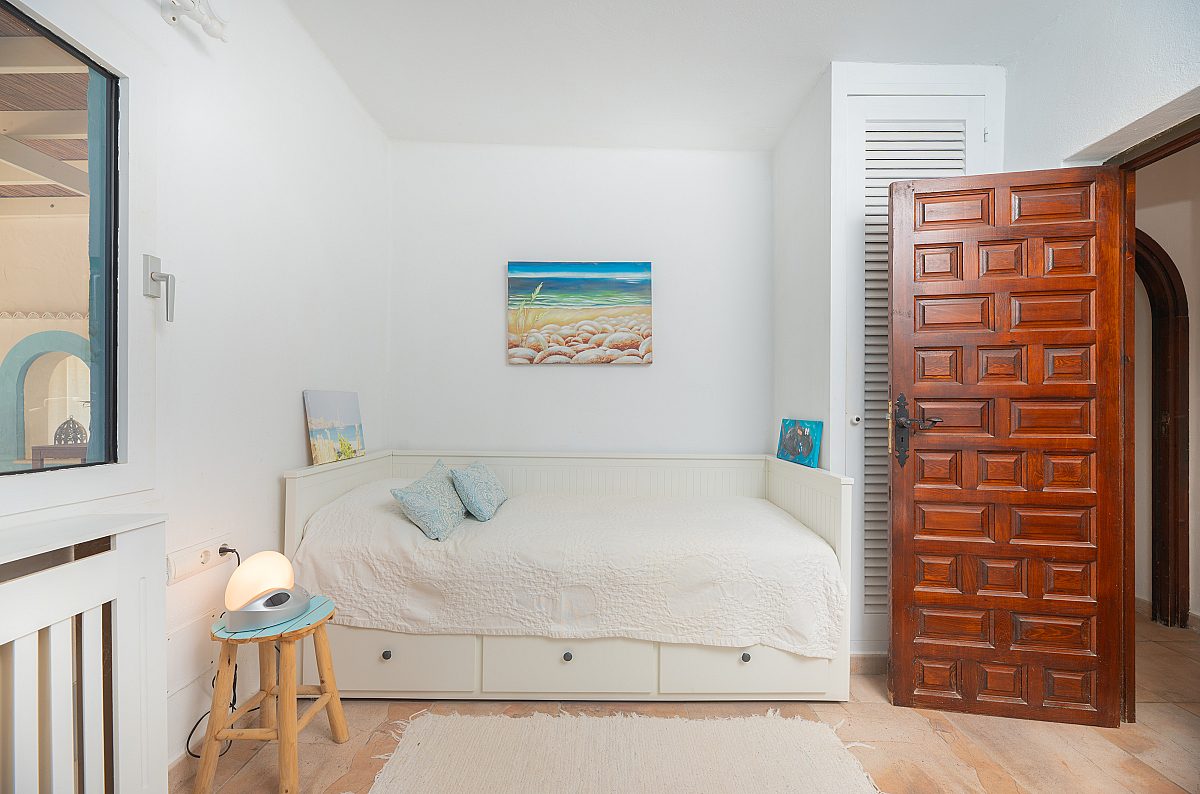 Traditional villa in sought-after location - 21