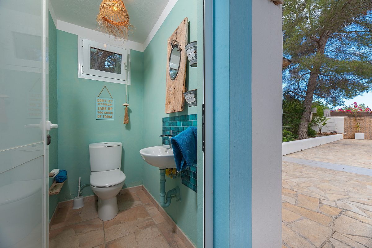 Traditional villa in sought-after location - 10