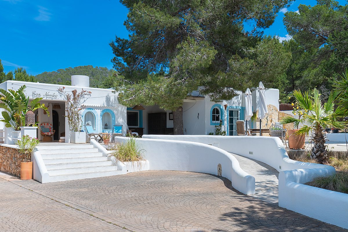 Traditional villa in sought-after location - 11