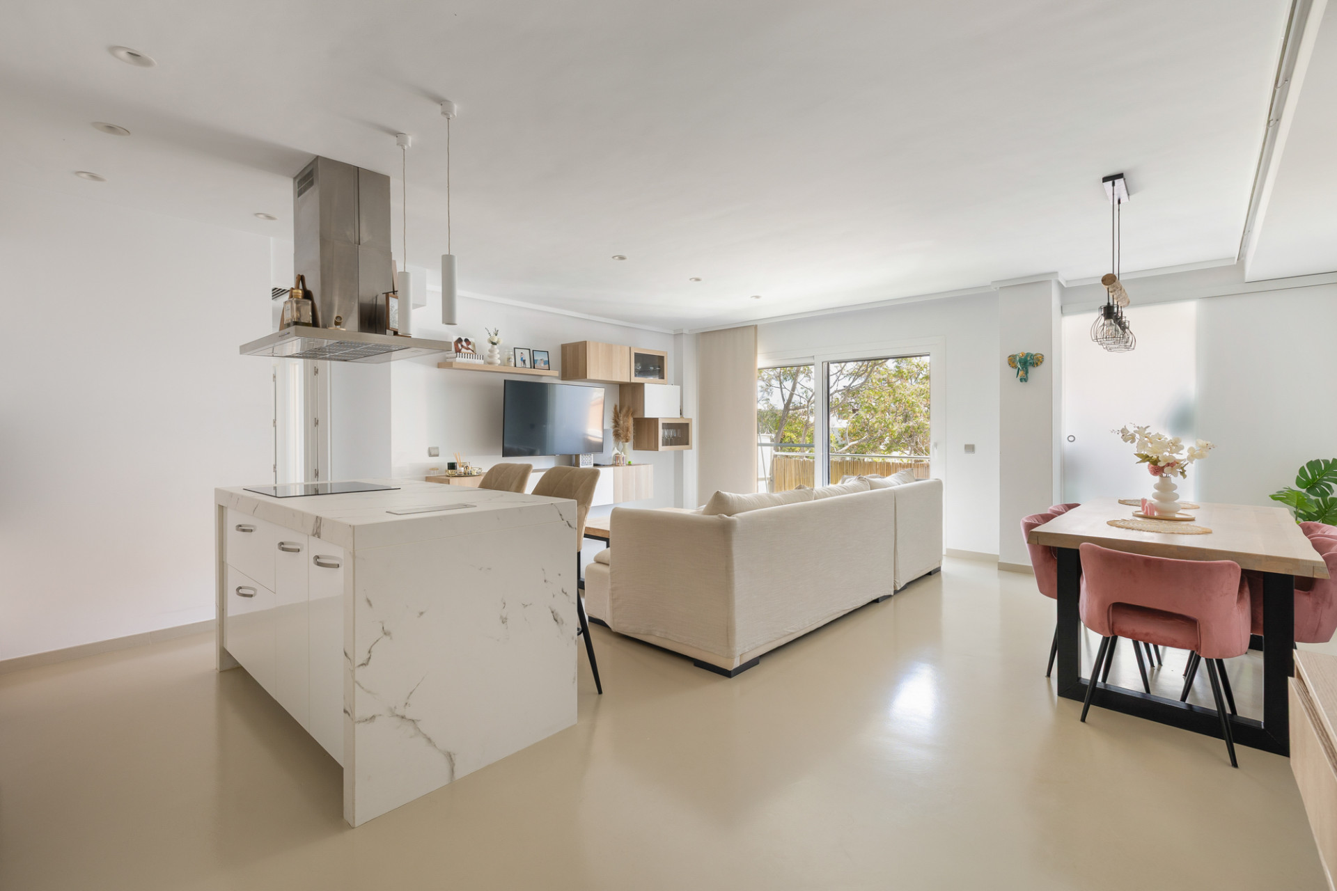 Apartamento refinado con acabados de calidad - 1