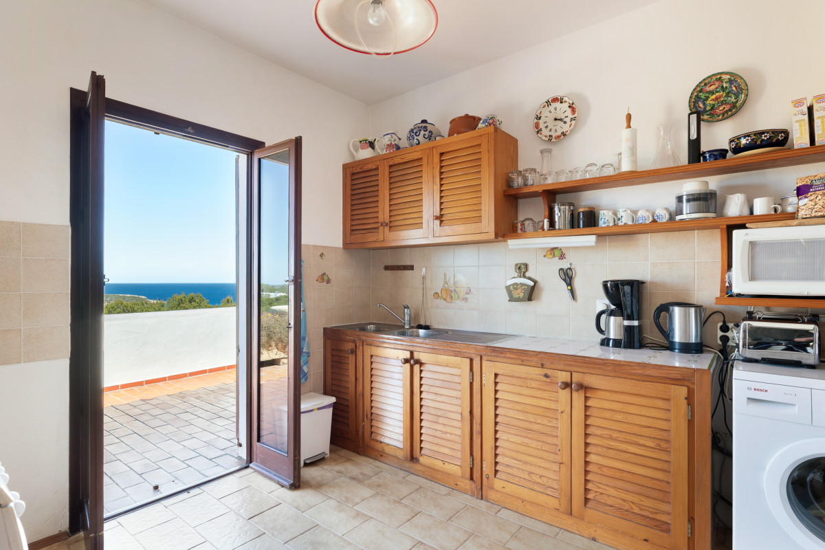 Propiedad con vistas abiertas al mar y gran potencial - 5