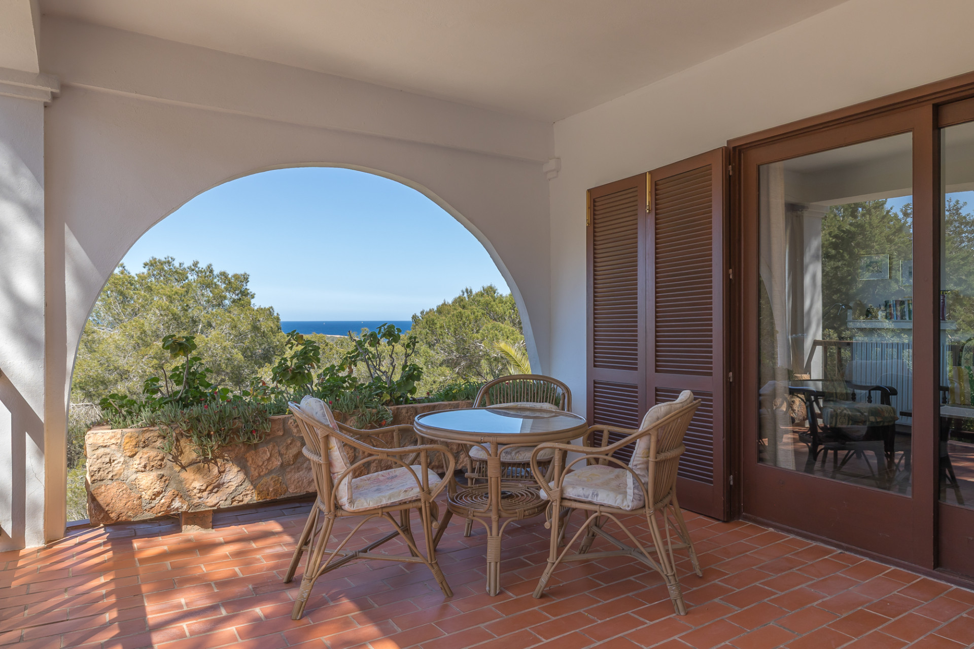 Propiedad con vistas abiertas al mar y gran potencial - 14