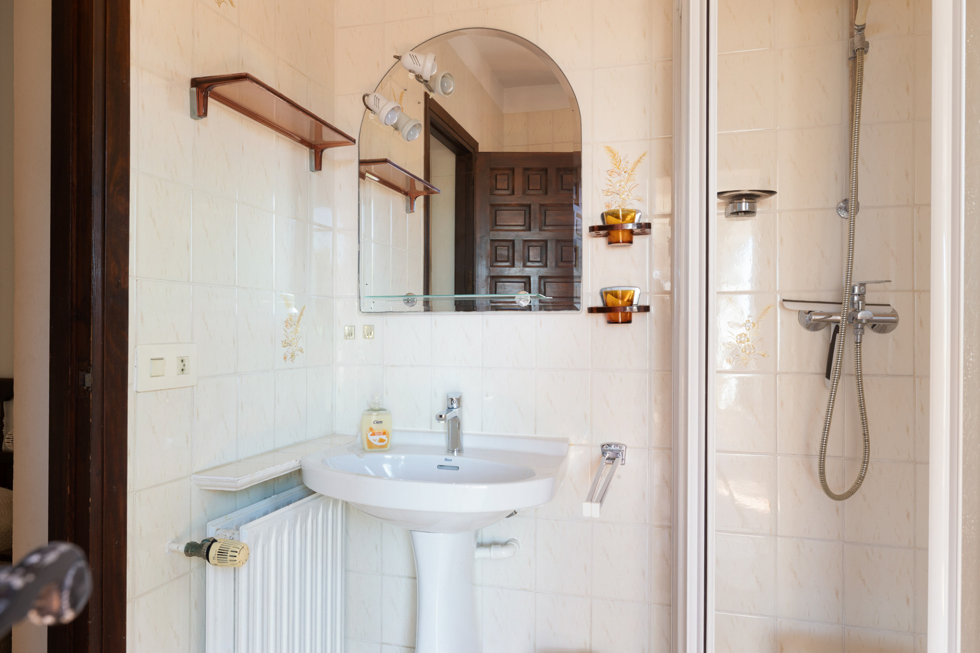 Propiedad con vistas abiertas al mar y gran potencial - 10