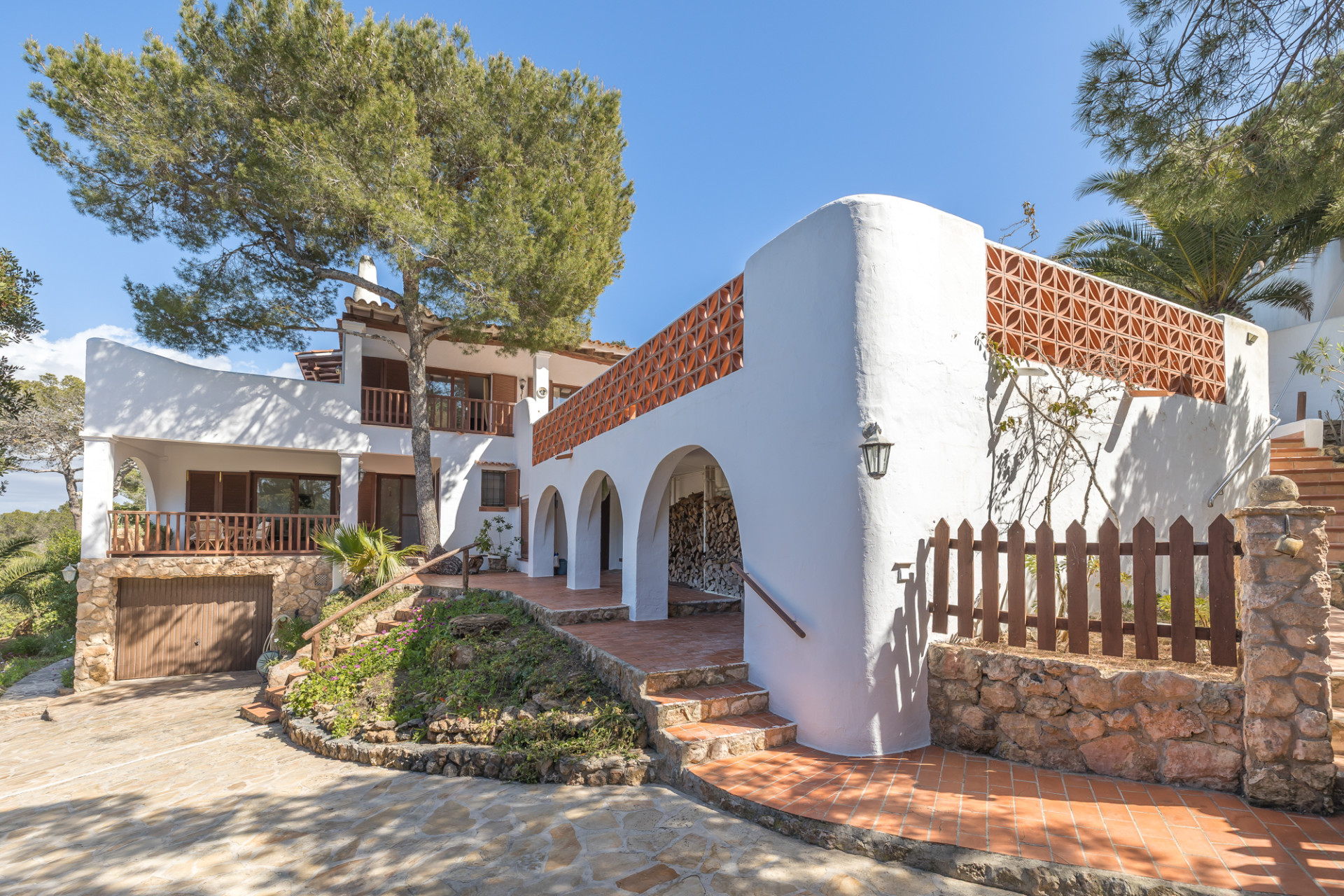 Propiedad con vistas abiertas al mar y gran potencial - 8