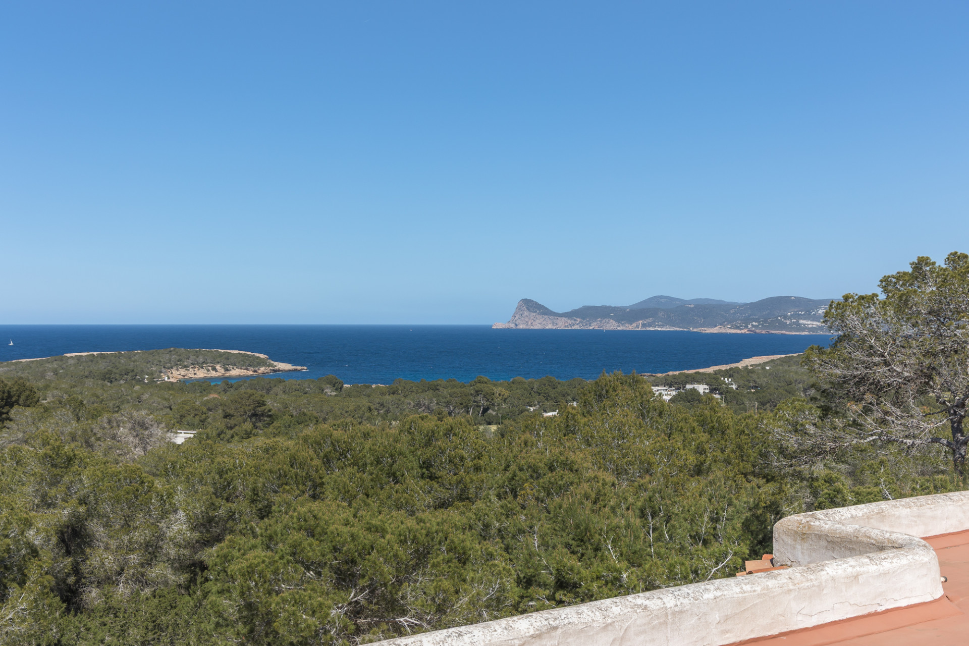 Propiedad con vistas abiertas al mar y gran potencial - 29