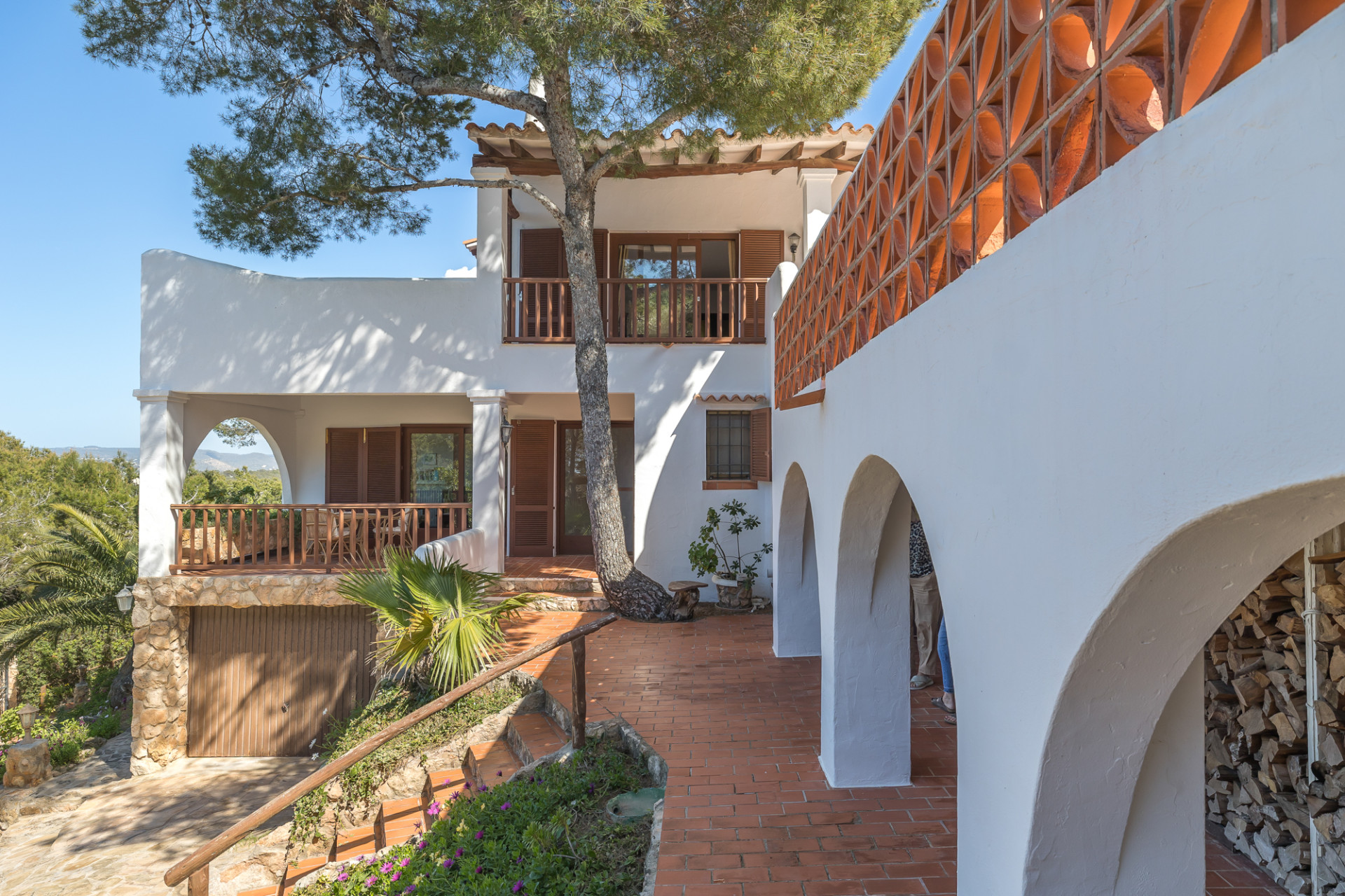 Propiedad con vistas abiertas al mar y gran potencial - 27