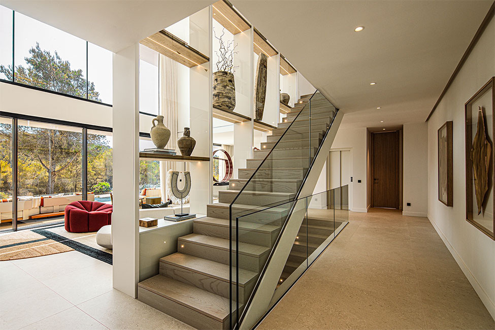 Luxury villa in a private residential development next to the golf course - 5