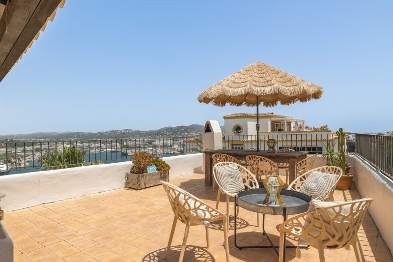 Neu renoviertes Triplex mit zwei privaten Eingängen - 3