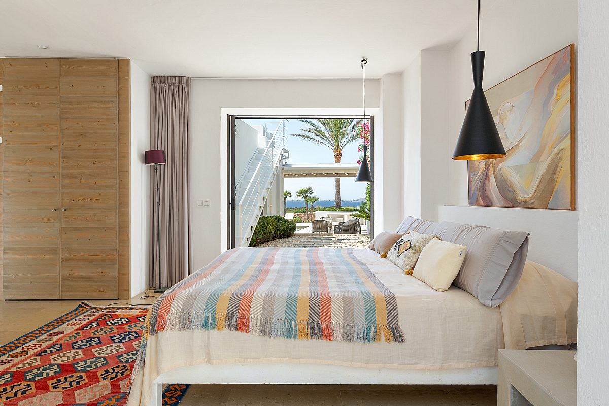 Contemporary villa with sea and sunset views - 16