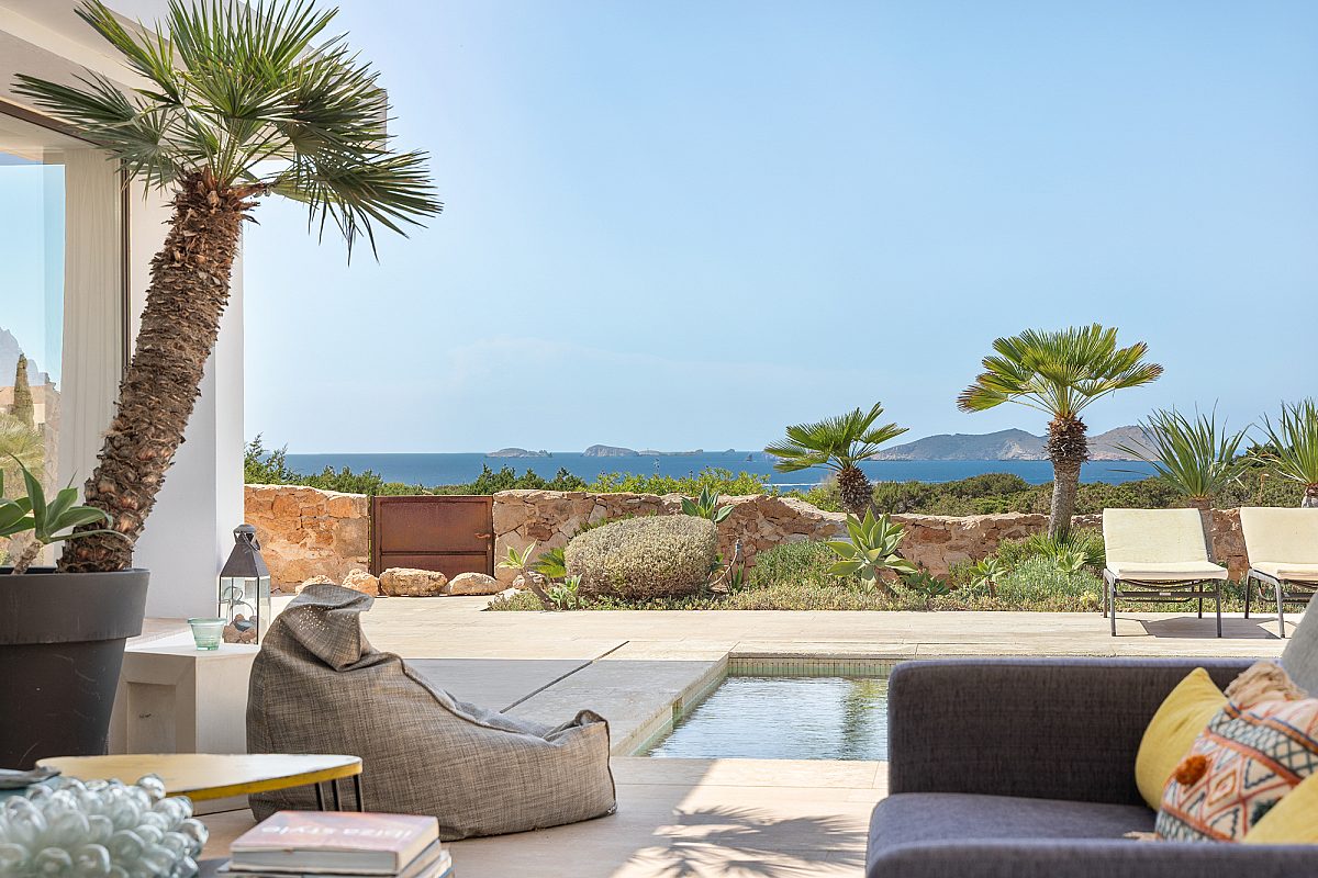 Contemporary villa with sea and sunset views - 21