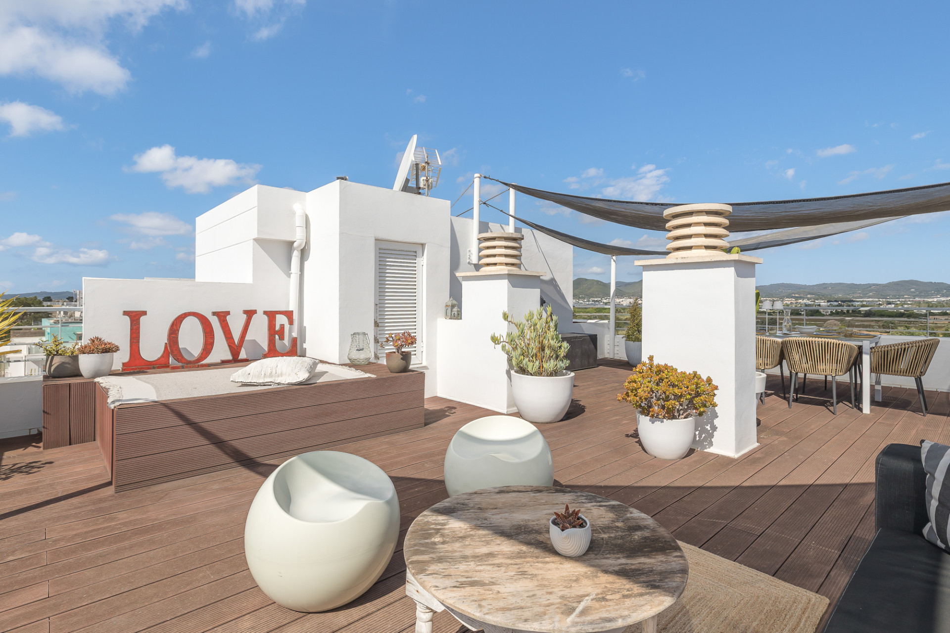 Apartment with stunning rooftop terrace and panoramic views - 16