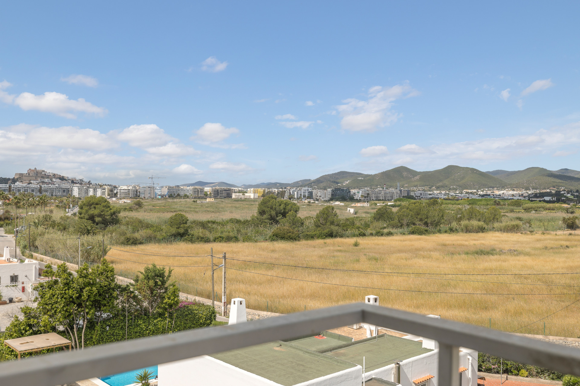 Apartment with stunning rooftop terrace and panoramic views - 19