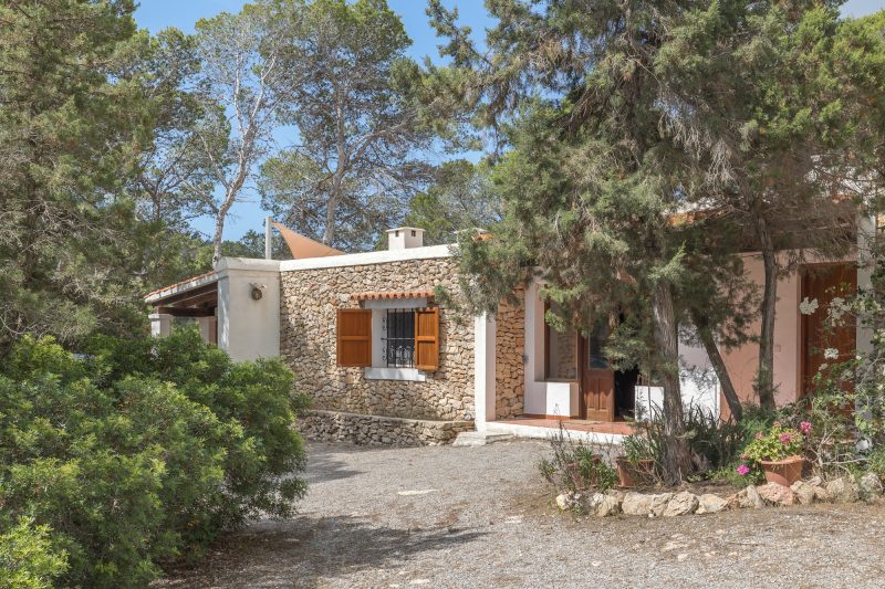 Country house to renovate in the nature - 1