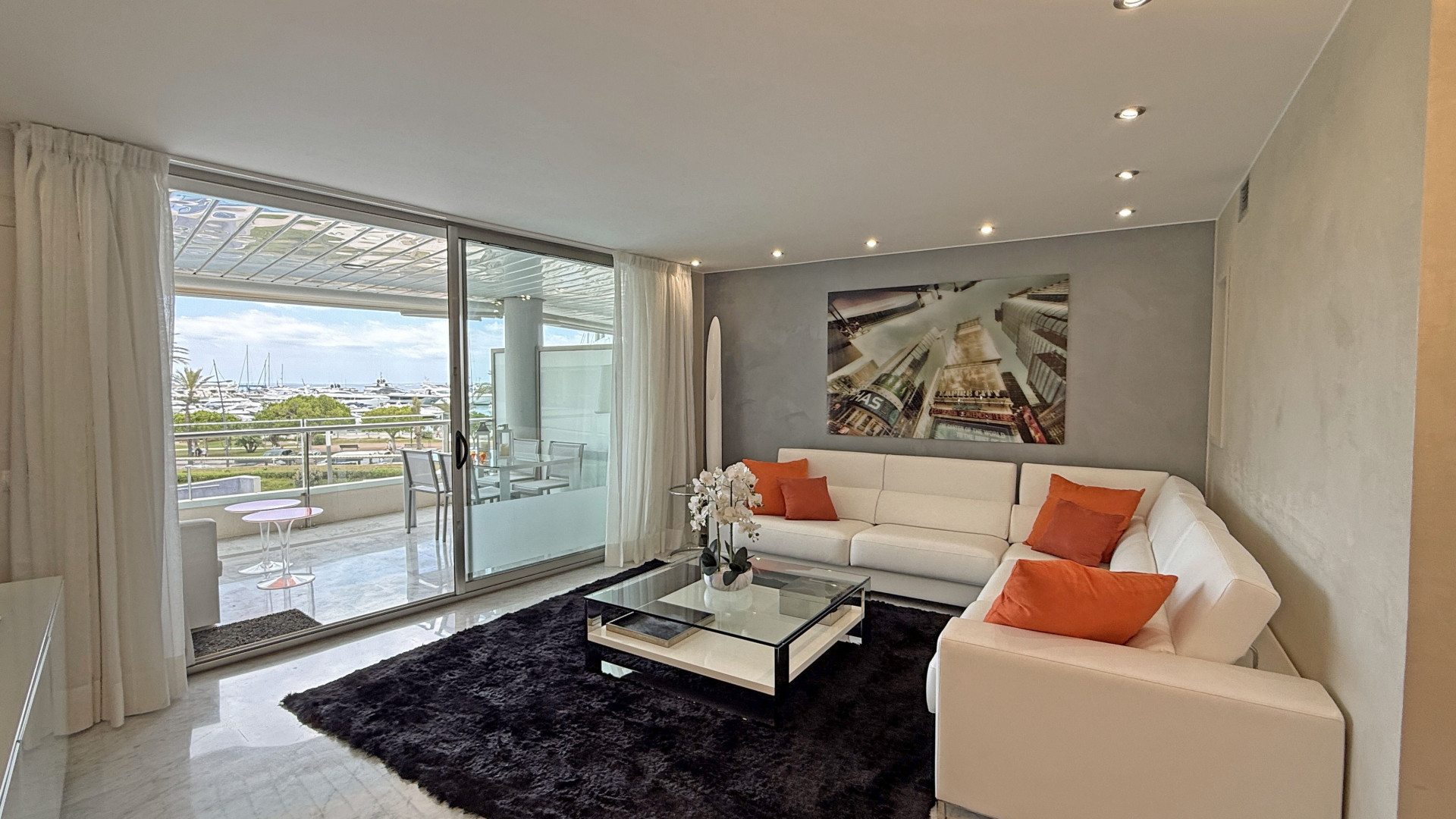 Elegant Apartment in the Prestigious Miramar Building - 4