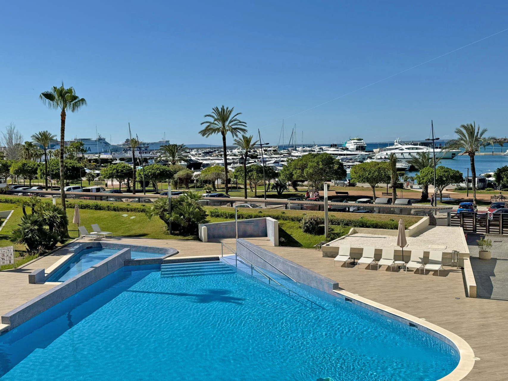 Elegant Apartment in the Prestigious Miramar Building - 14