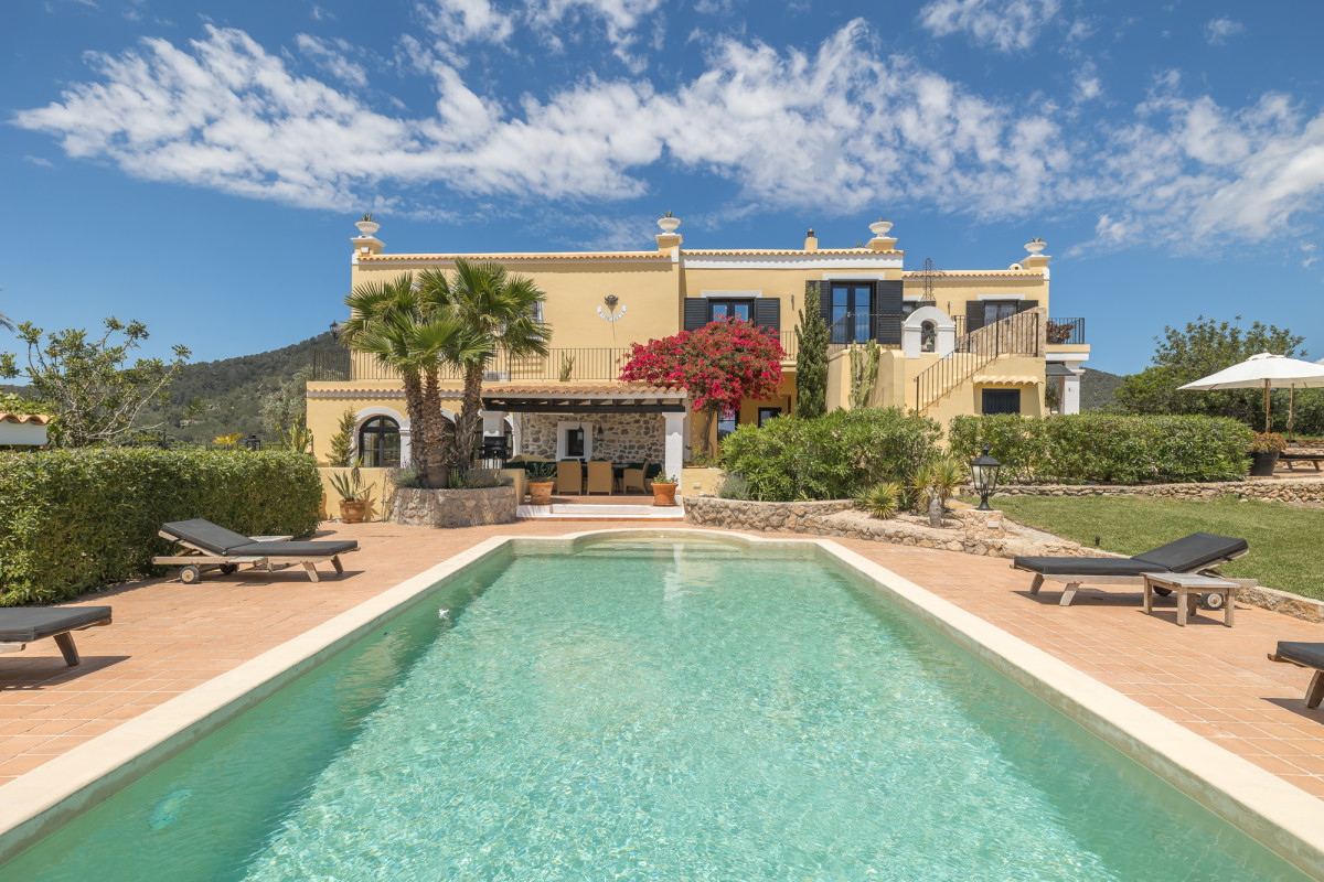 Einzigartige mediterrane Villa mit atemberaubendem Rundumblick - 1