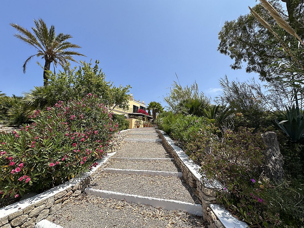 Finca mediterránea única con vistas panorámicas impresionantes - 10