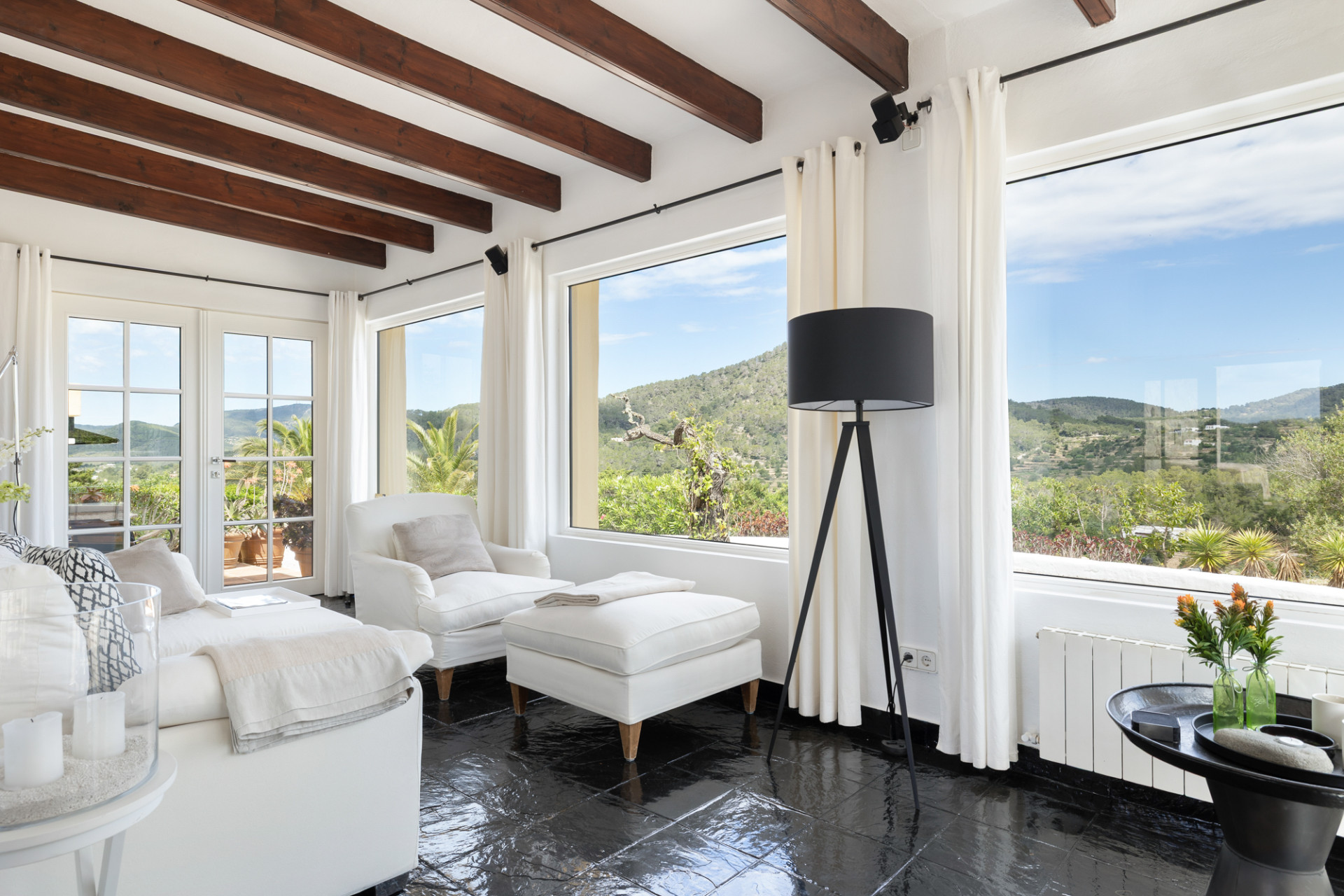 Einzigartige mediterrane Villa mit atemberaubendem Rundumblick - 3