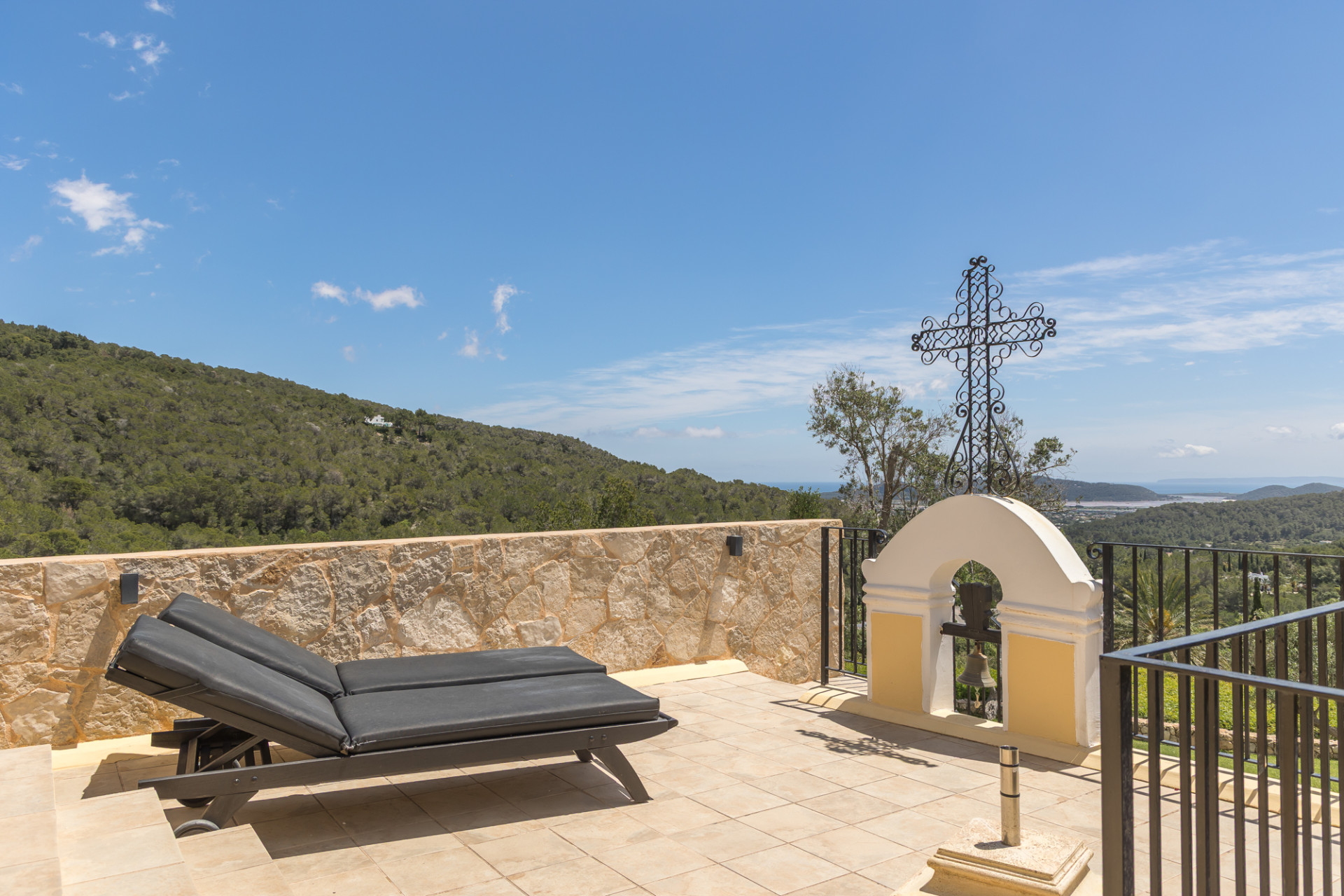 Einzigartige mediterrane Villa mit atemberaubendem Rundumblick - 15