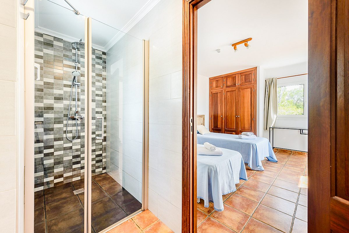 Villa mit Vermietungslizenz und traumhaftem Blick nahe Ibiza-Stadt - 12