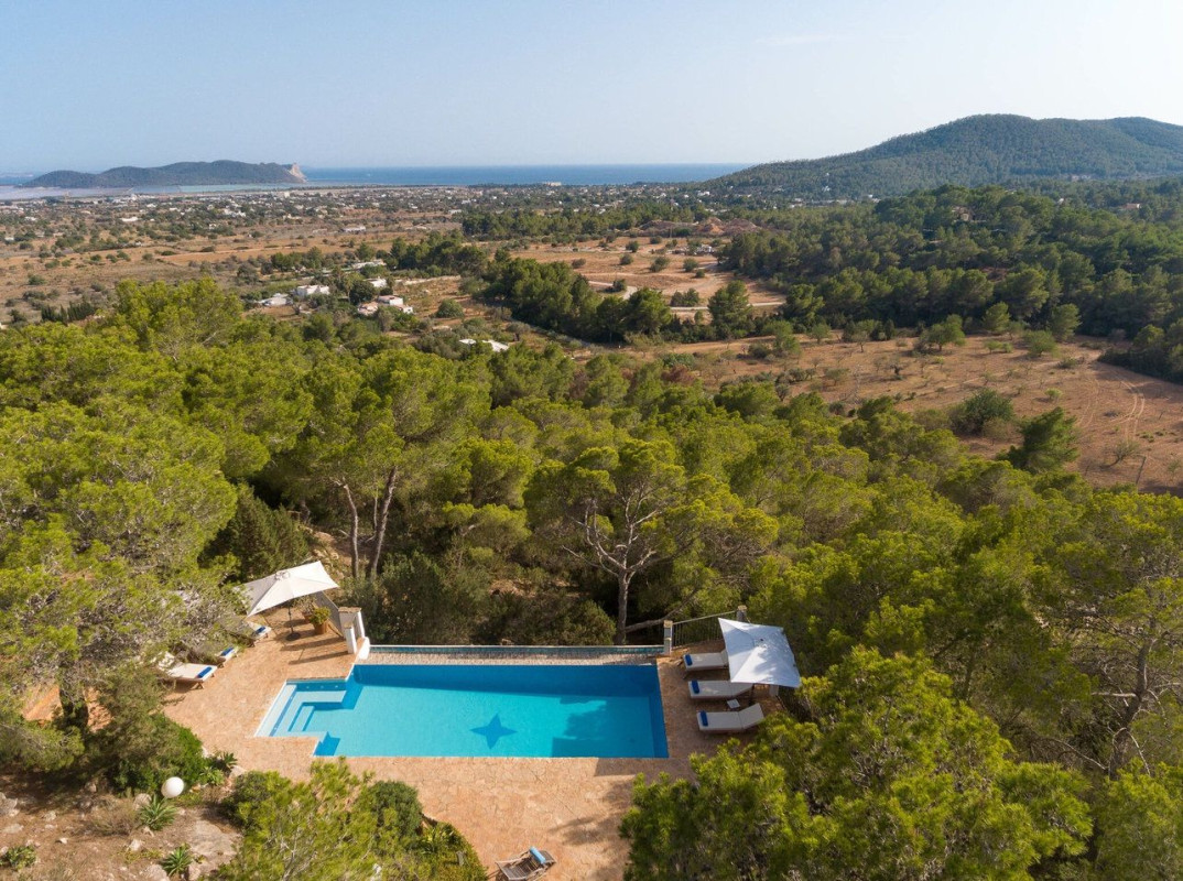 Villa con licencia de alquiler y vistas impresionantes cerca de la ciudad de Ibiza - 3