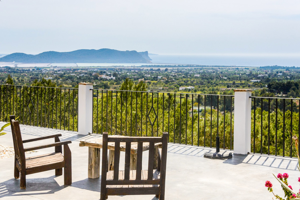 Villa with a rental licence and stunning views near Ibiza Town - 1