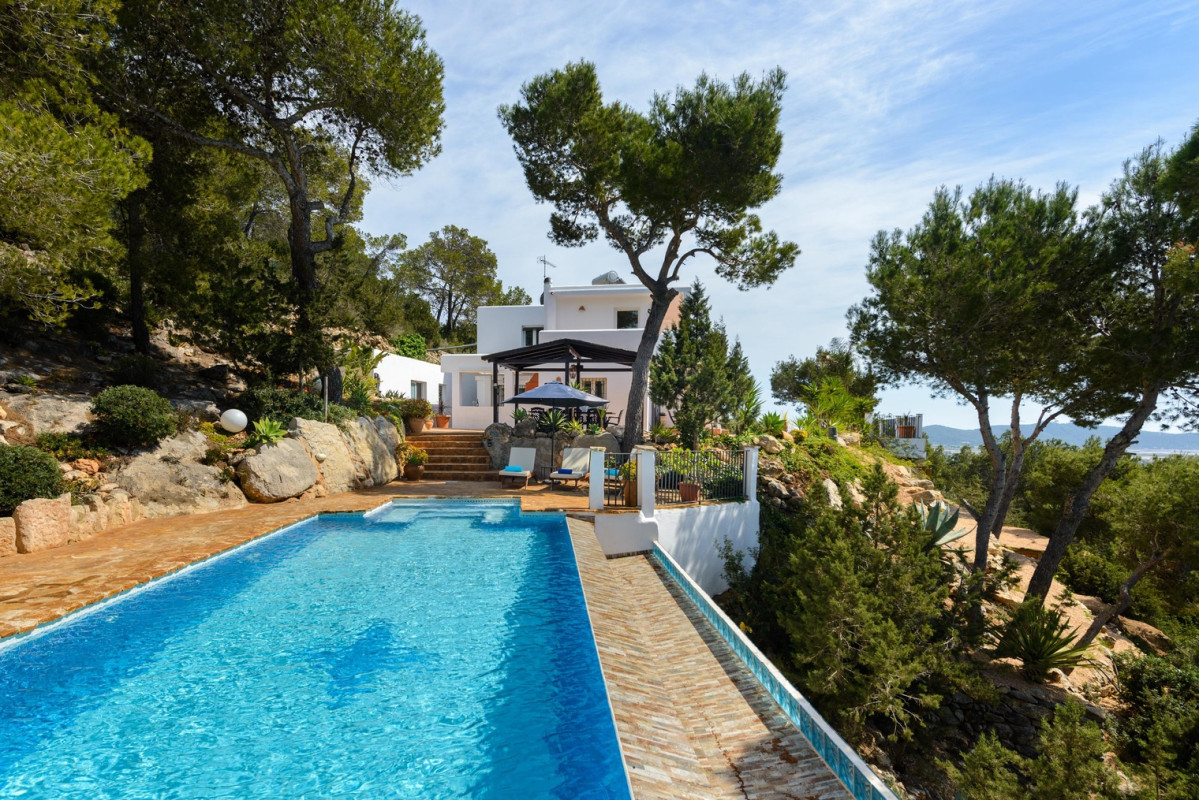 Villa con licencia de alquiler y vistas impresionantes cerca de la ciudad de Ibiza - 2