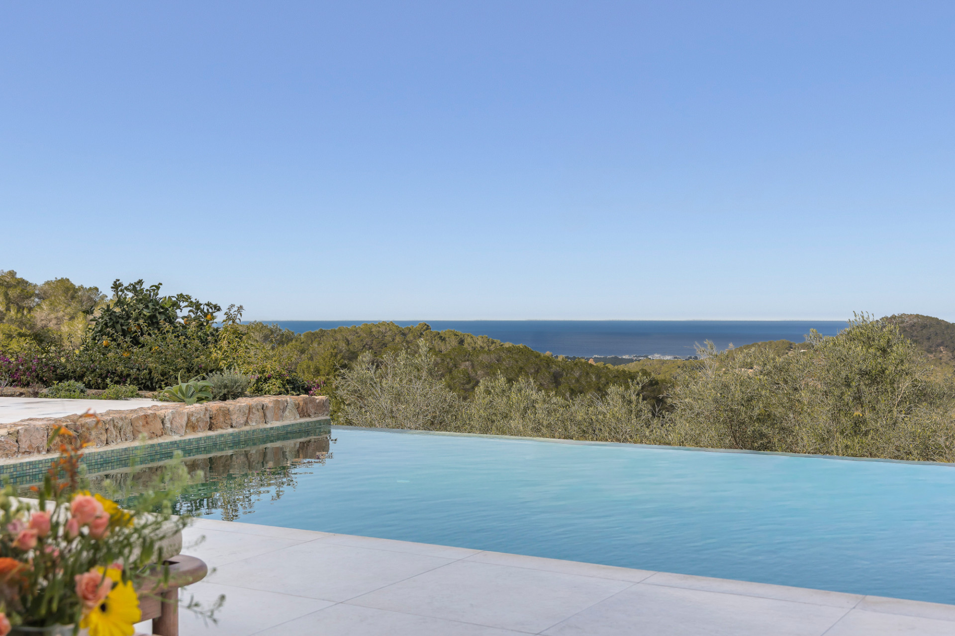 Elegante villa nueva con vistas panorámicas al mar - 1