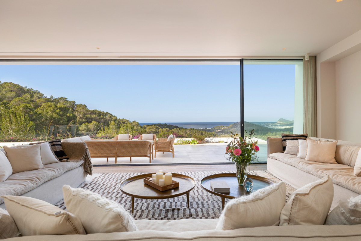 Elegante villa nueva con vistas panorámicas al mar - 2