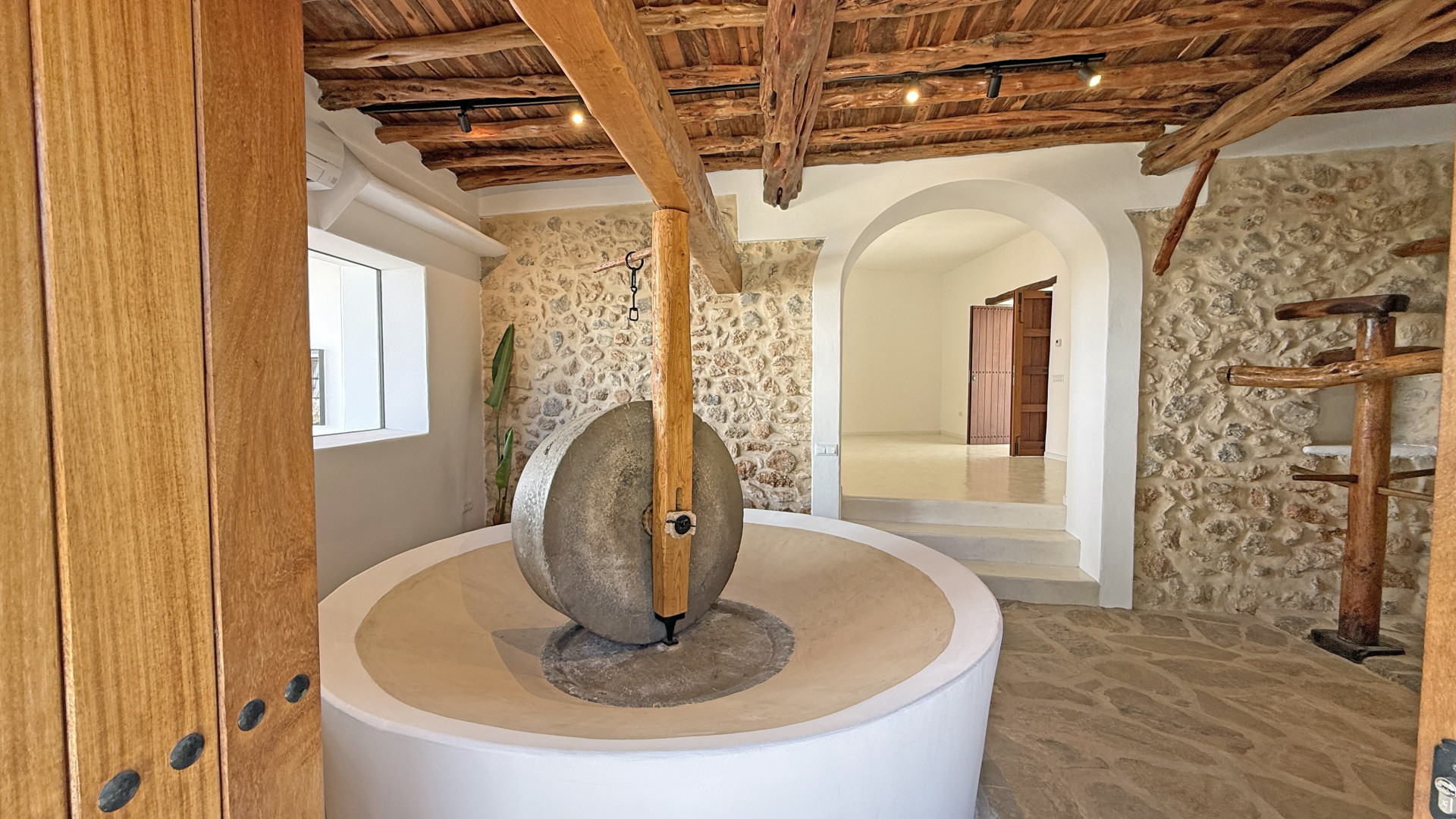 Unique and stylish finca in an idyllic location near Santa Gertrudis - 9