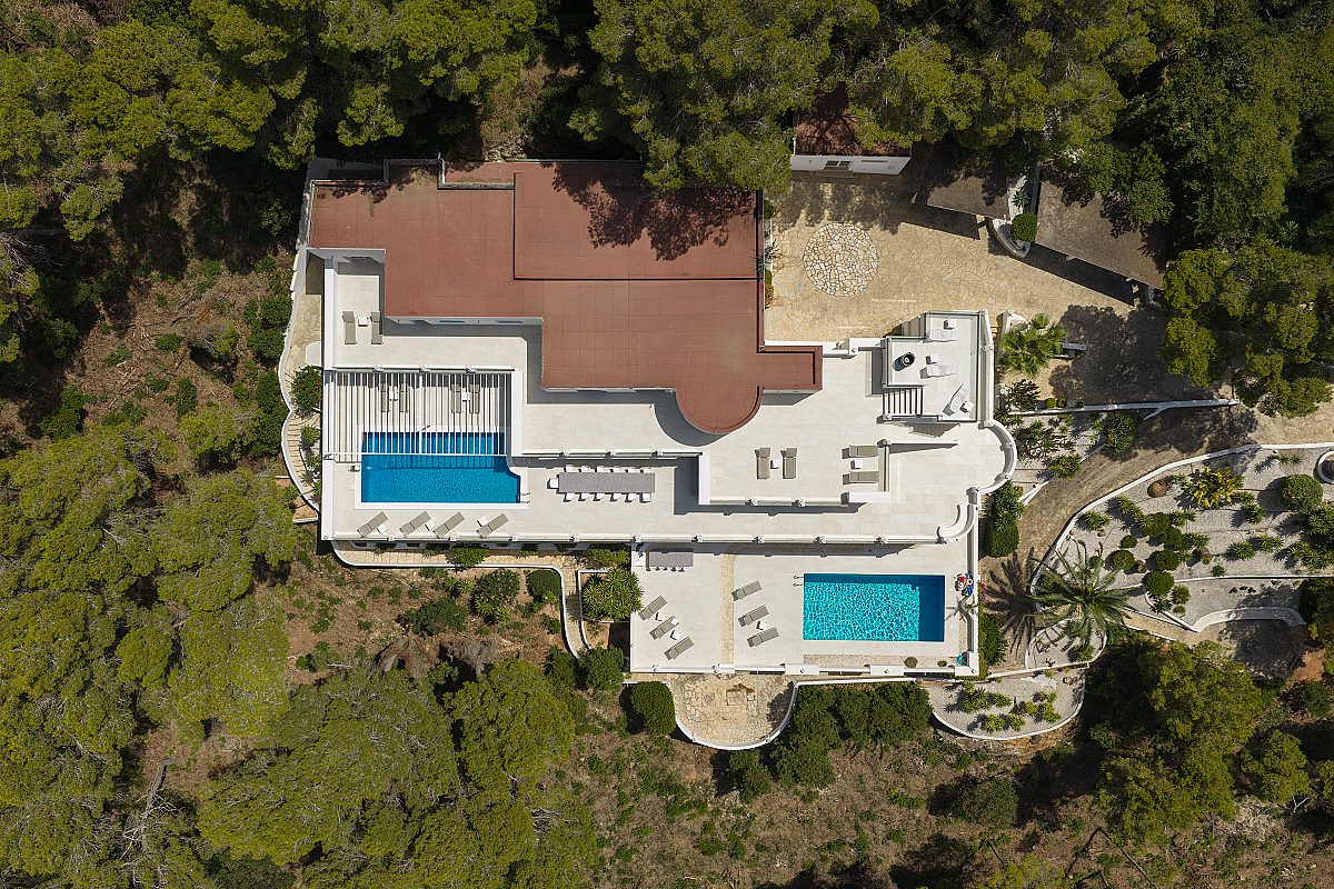 Großzügige Villa mit zwei Swimmingpools in exklusiver Urbanisation - 2