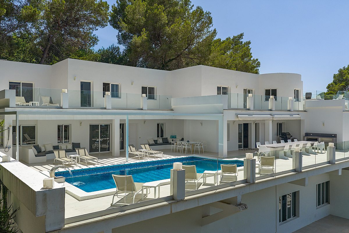 Großzügige Villa mit zwei Swimmingpools in exklusiver Urbanisation - 5
