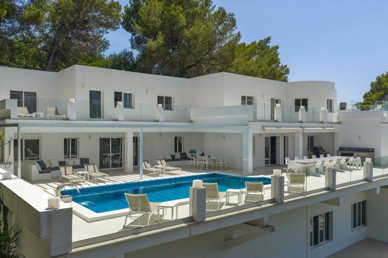 Großzügige Villa mit zwei Swimmingpools in exklusiver Urbanisation - 5