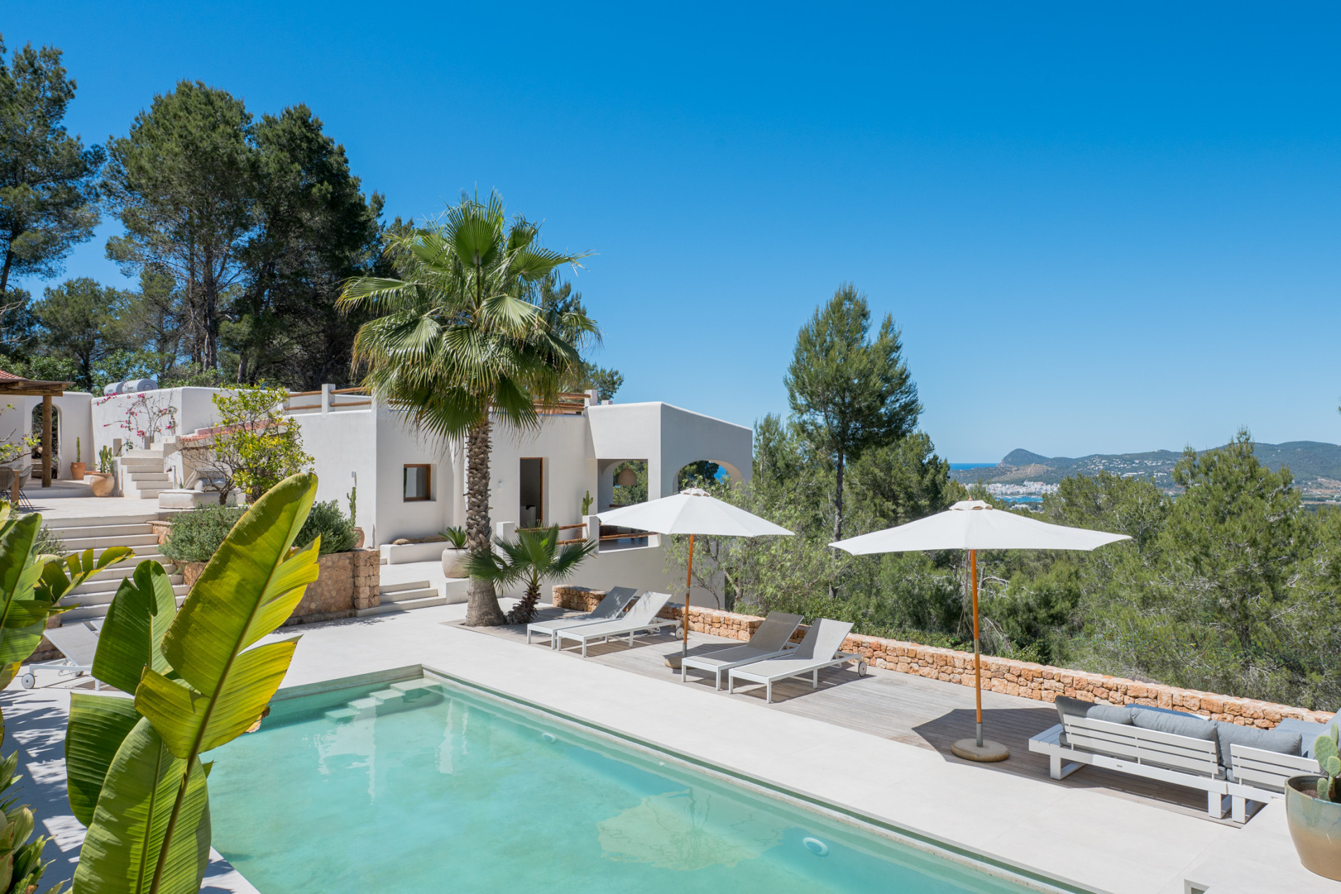Villa de estilo boho con vistas al mar y a la montaña - 1