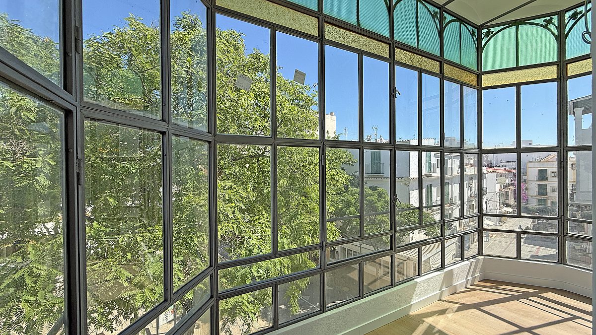 Exclusivo apartamento recién reformado con galería y vistas a Vara de Rey - 6