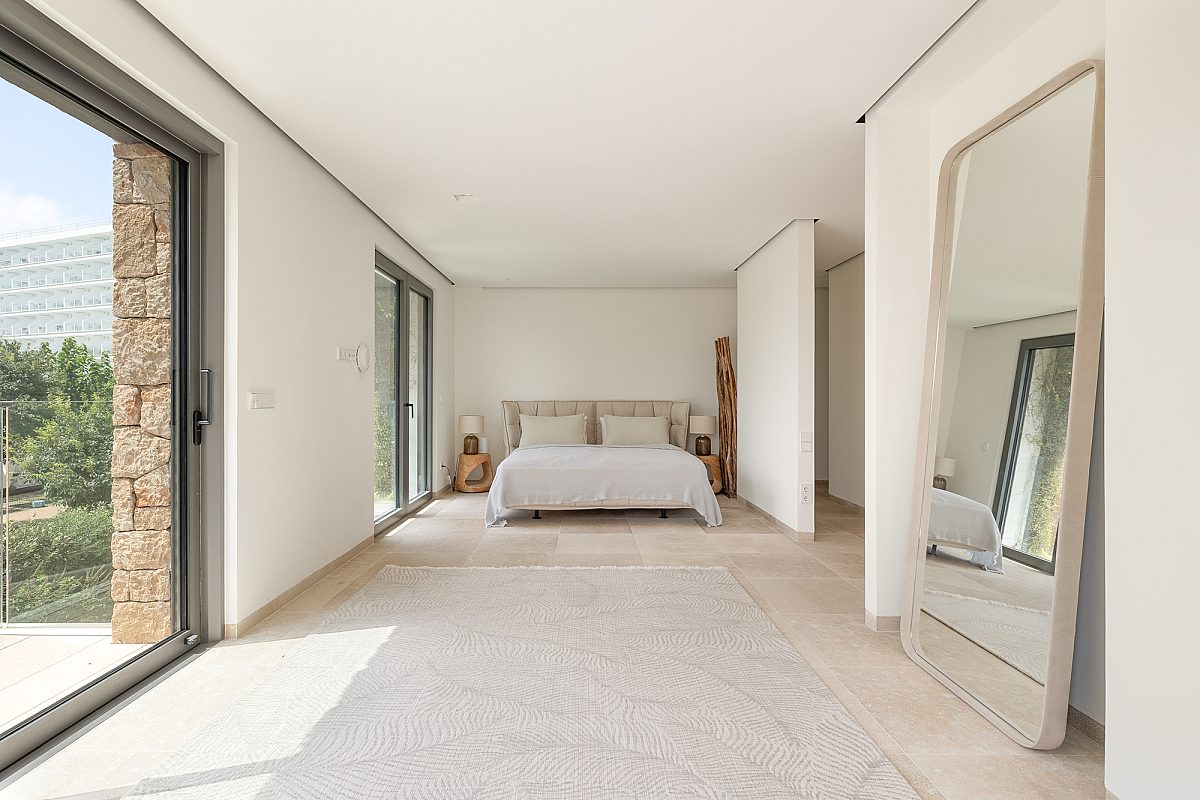 Brand-new ground-floor duplex with private garden and elegant split-level design - 13