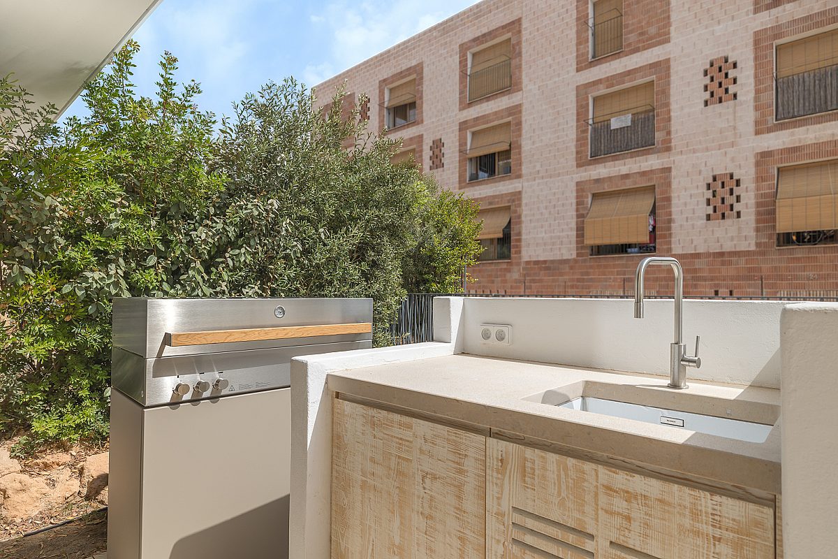 Brand-new ground-floor duplex with private garden and elegant split-level design - 12
