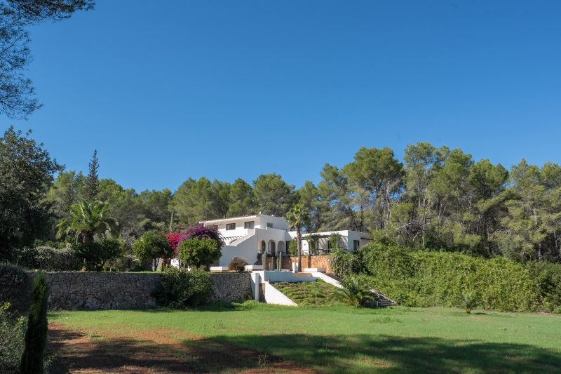 Exclusive bohemian villa – Mediterranean luxury in northern Ibiza - 3