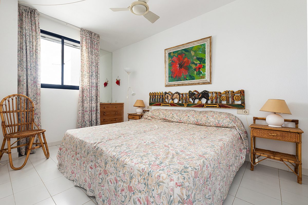 Exceptional renovation opportunity in prime location - 10