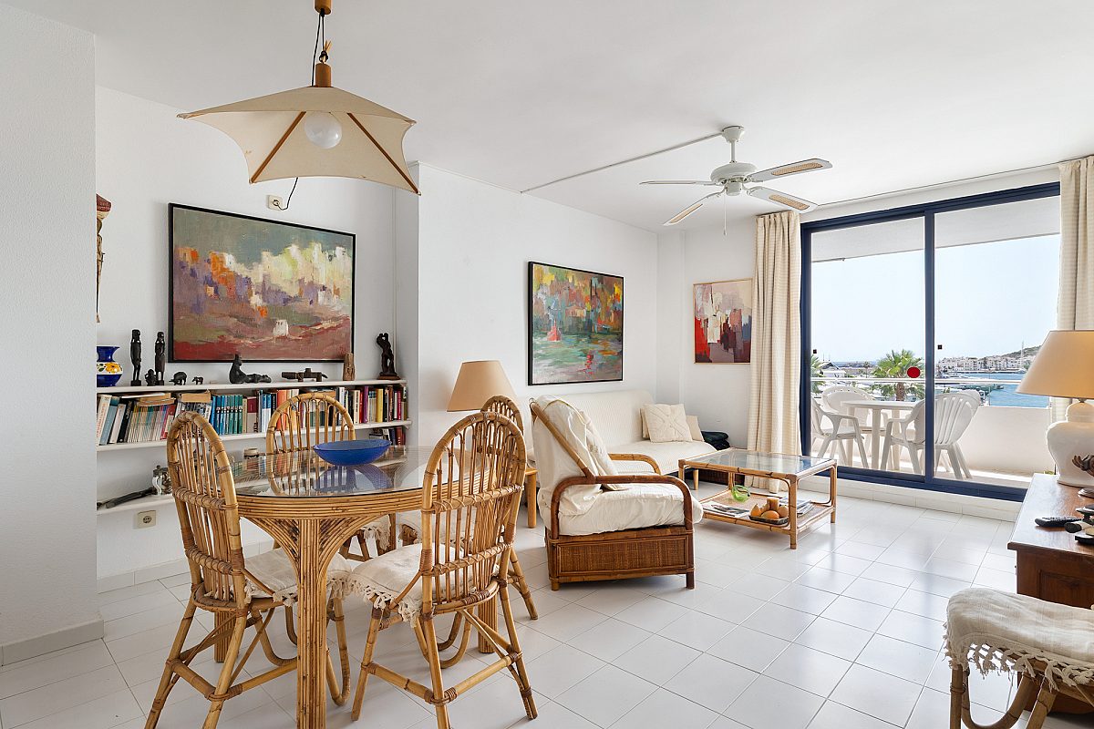Exceptional renovation opportunity in prime location - 5