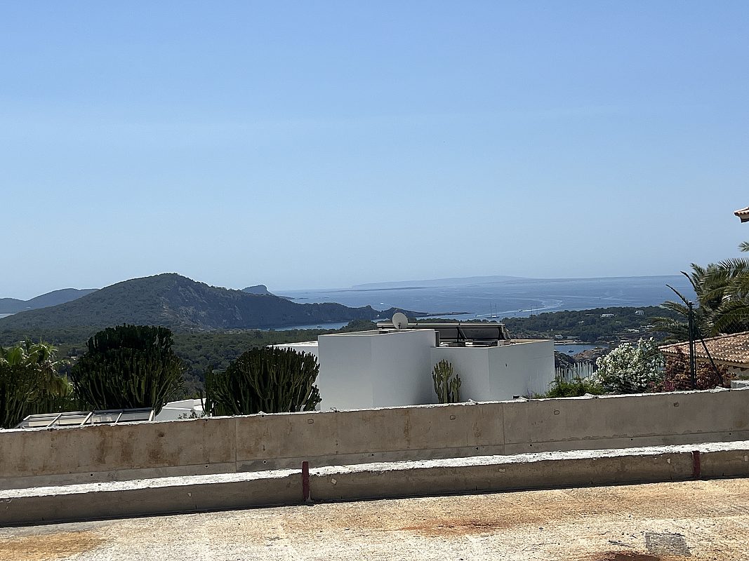 Unfinished build with sea view in gated community - 7