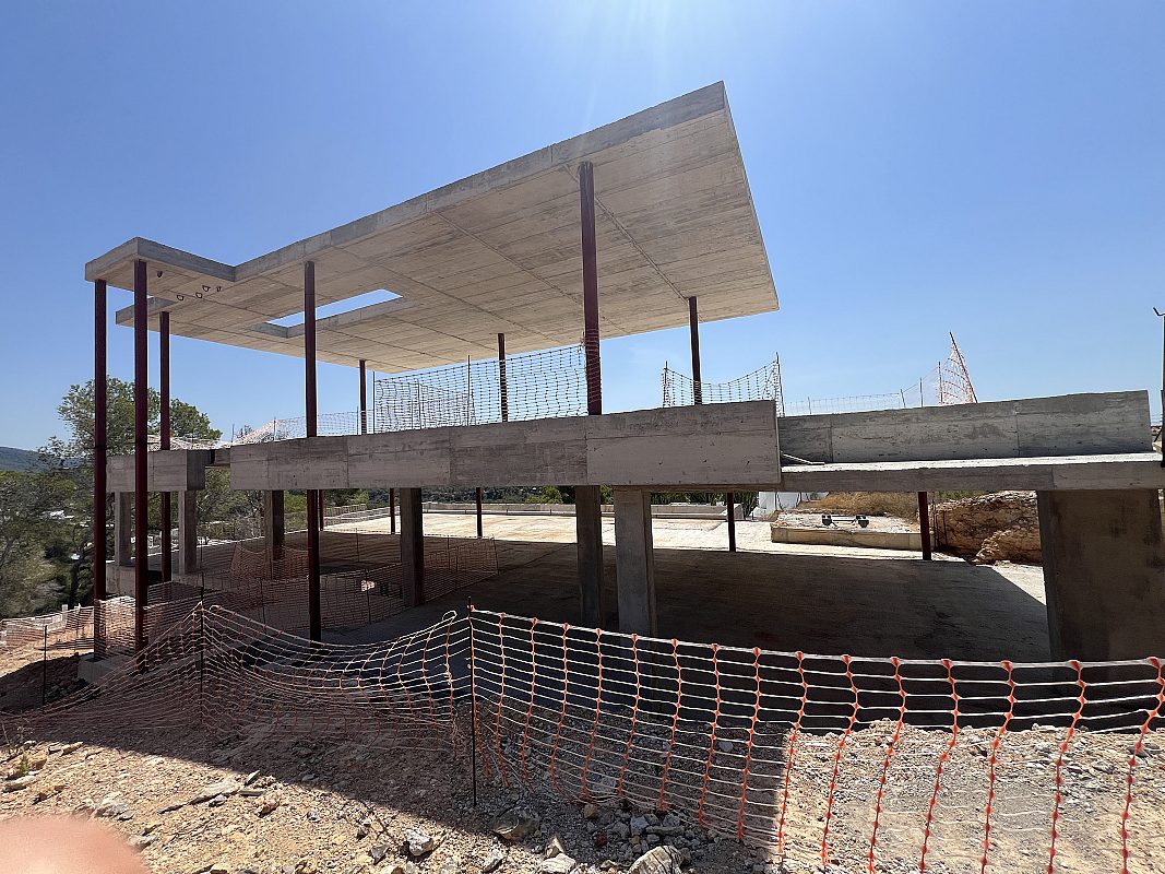 Unfinished build with sea view in gated community - 5