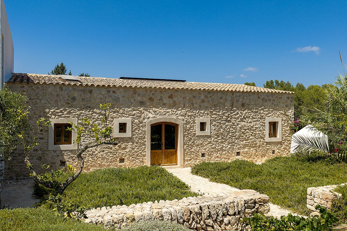Originalgetreu restaurierte Finca mit mediterranem Garten - 26